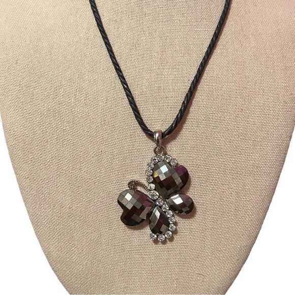 Jewelry - 🤯5/$20🤯 Sparkly Dark Gray and White Rhinestone Butterfly Necklace